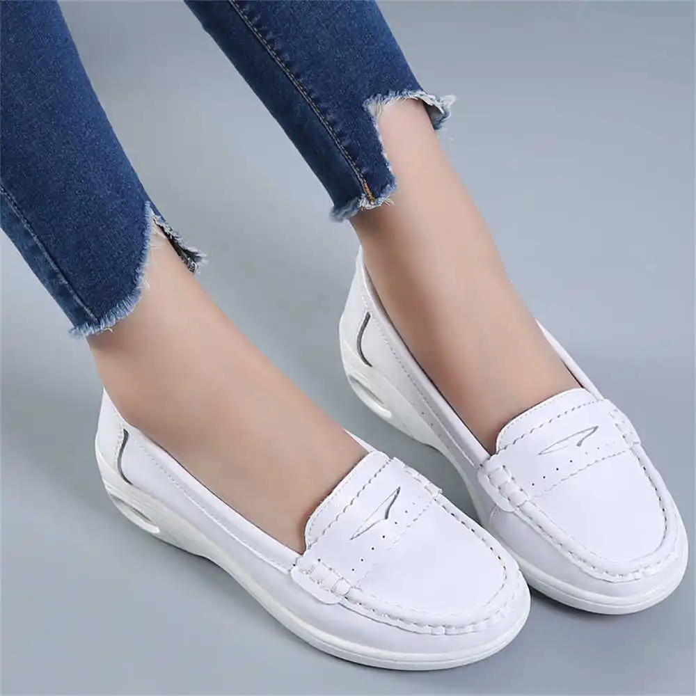 男性と女性のための厚いソールを備えた白いスライポントレーナー - Women Formal Upper Wear のレビューと価格